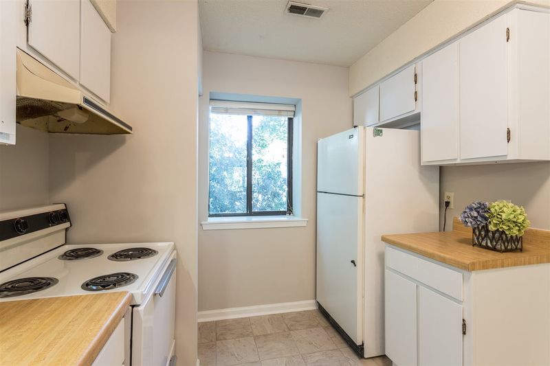 7349 Sandy Creek Dr #4, Raleigh, NC 27615