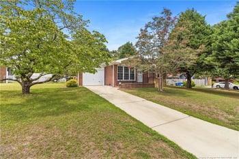 735 Amber Dr, Fayetteville, NC 28311