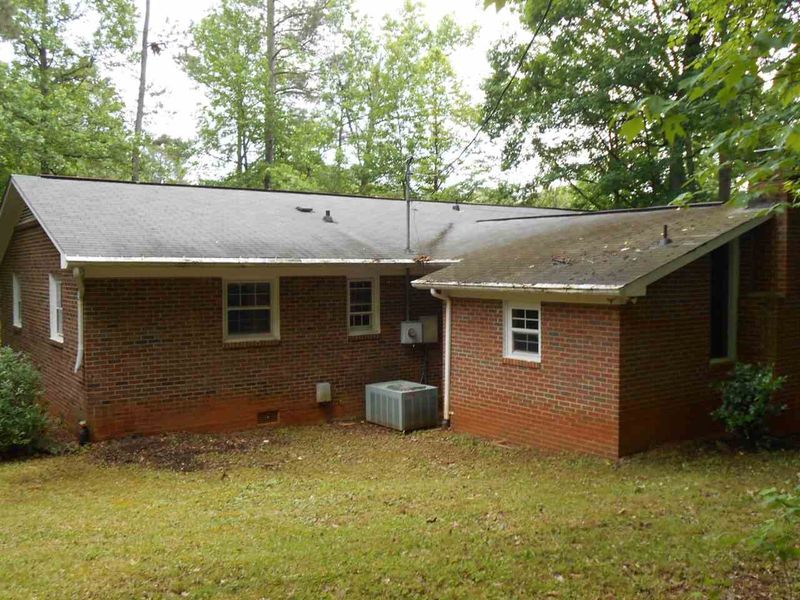 735 Harold Dr, Durham, NC 27712