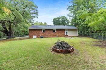 735 Hilton Dr, Fayetteville, NC 28311