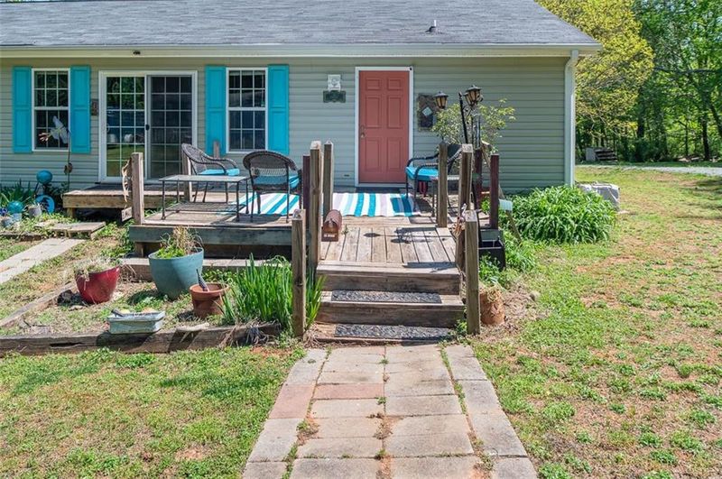 735 Russet Rn, Pittsboro, NC 27312