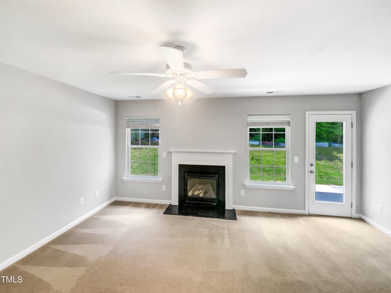 735 Sycamore Springs Dr, Fuquay Varina, NC 27526