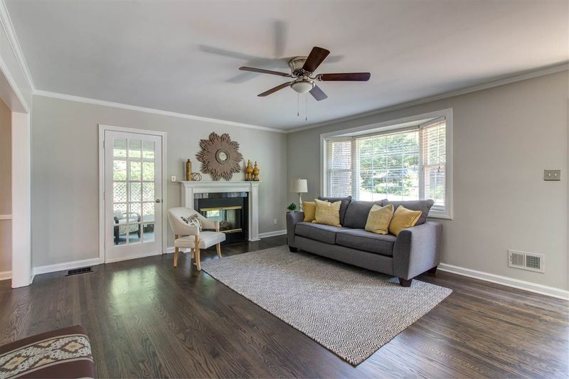 735 Williams Cir, Chapel Hill, NC 27516
