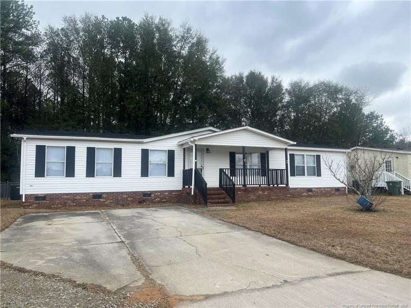 7353 April Dr, Fayetteville, NC 28314