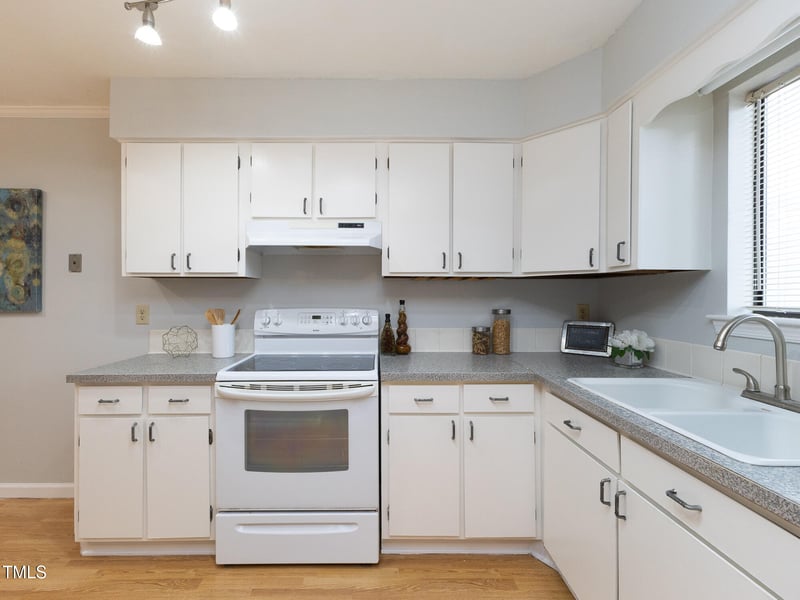 7353 Sandy Creek Dr, Raleigh, NC 27614