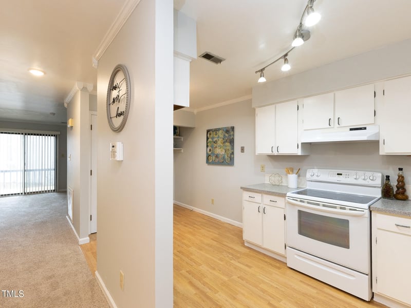 7353 Sandy Creek Dr, Raleigh, NC 27614