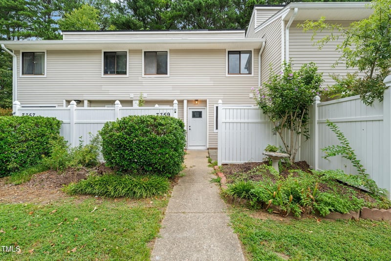 7359 Sandy Creek Dr, Raleigh, NC 27615