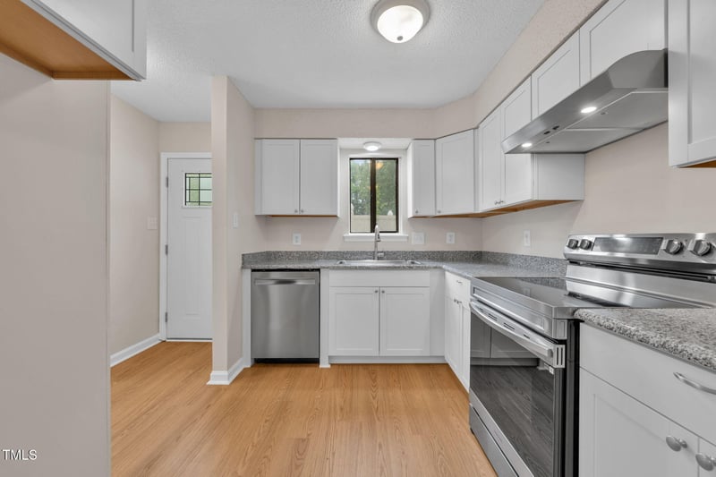7359 Sandy Creek Dr, Raleigh, NC 27615