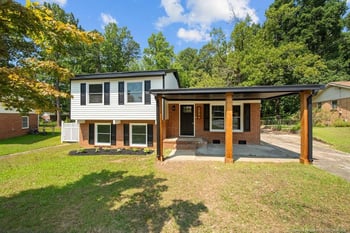 736 Burgoyne Dr, Fayetteville, NC 28314