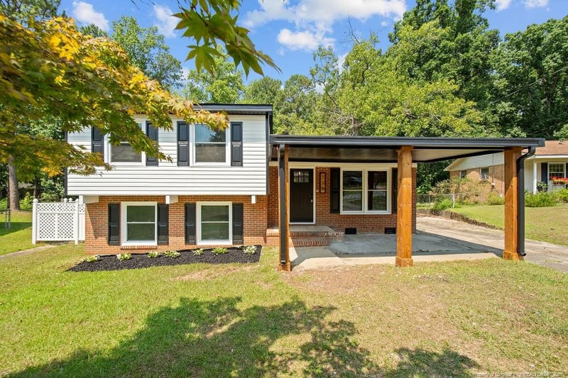 736 Burgoyne Dr, Fayetteville, NC 28314
