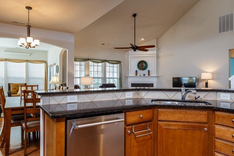 736 Eldridge Loop, Cary, NC 27519