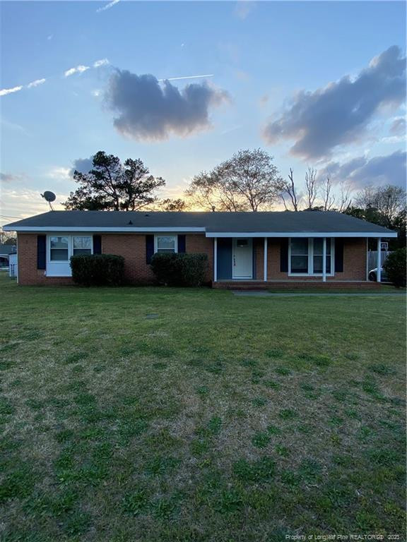 736 Glensford Dr, Fayetteville, NC 28314