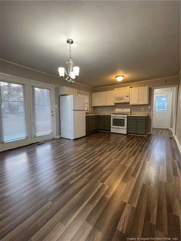 736 Glensford Dr, Fayetteville, NC 28314