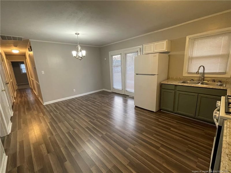 736 Glensford Dr, Fayetteville, NC 28314