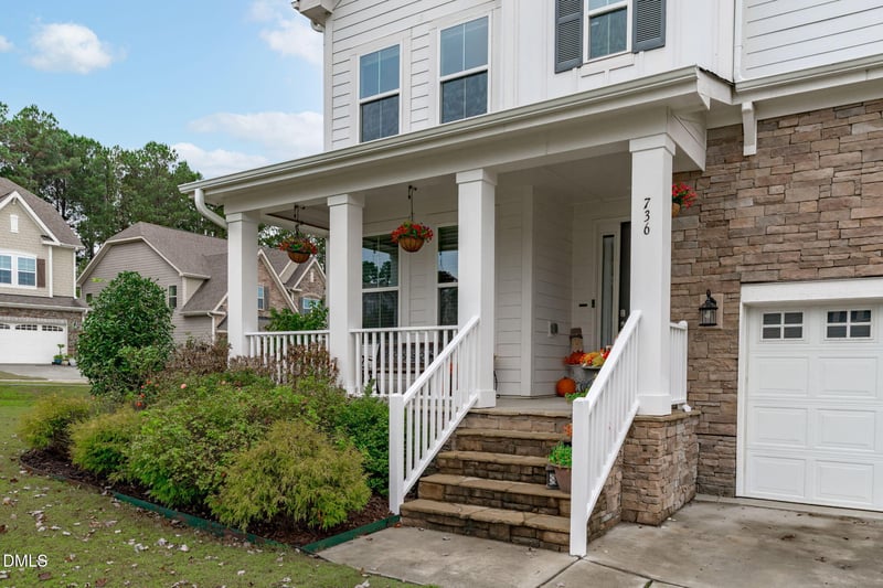 736 Meadowside Ct, Apex, NC 27523