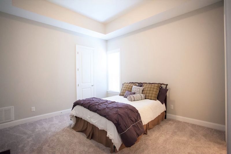 736 Peninsula Forest Pl, Cary, NC 27519