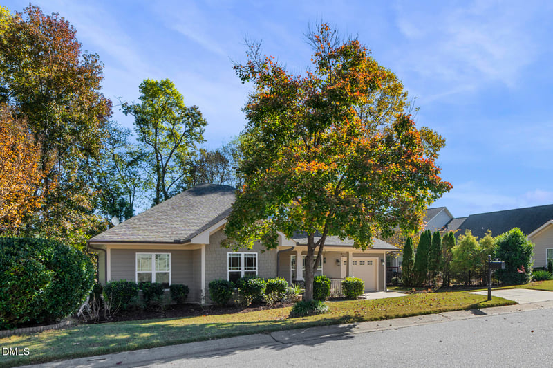 736 Shoals Lake Dr, Fuquay Varina, NC 27526
