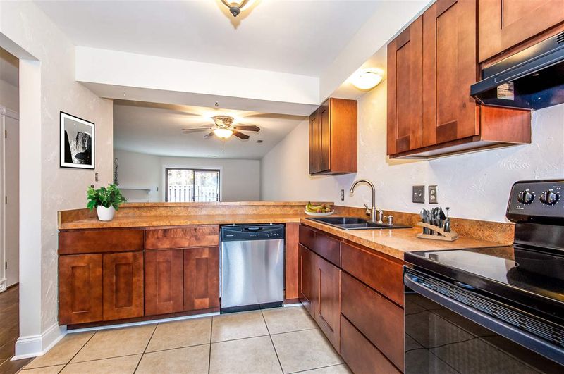 7363 Sandy Creek Dr #4, Raleigh, NC 27615