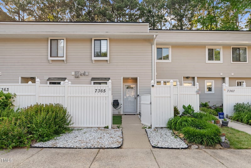 7365 Sandy Creek Dr, Raleigh, NC 27615