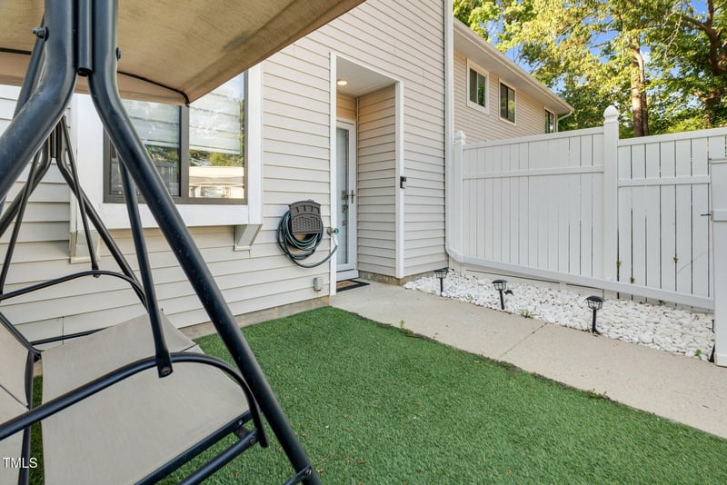 7365 Sandy Creek Dr, Raleigh, NC 27615