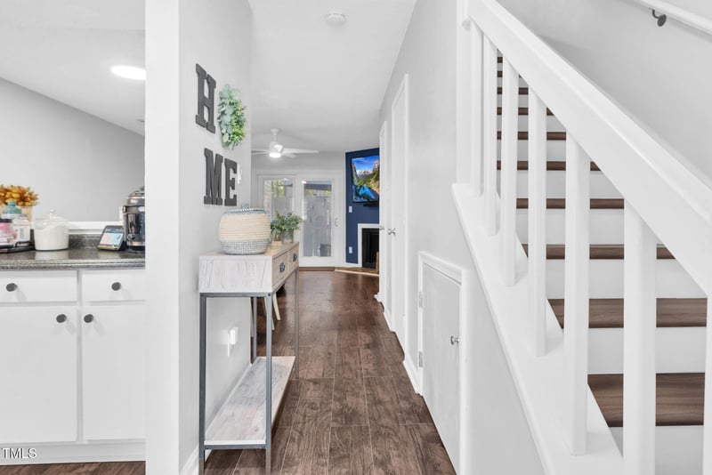 7365 Sandy Creek Dr, Raleigh, NC 27615