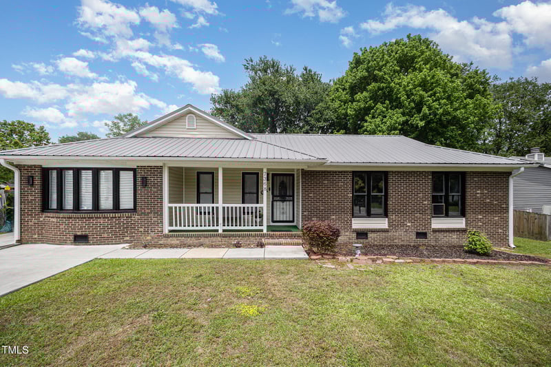 7368 Ryan St, Fayetteville, NC 28314