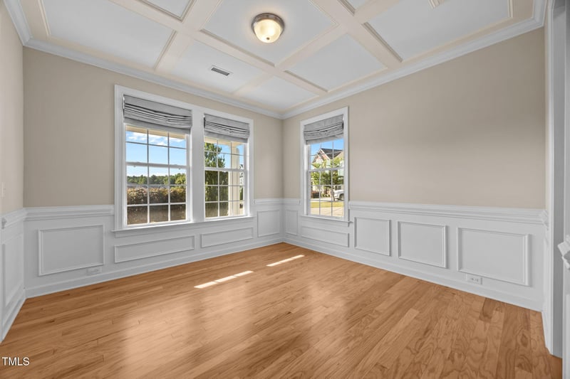 737 Kerr Lake Dr, Fuquay Varina, NC 27526