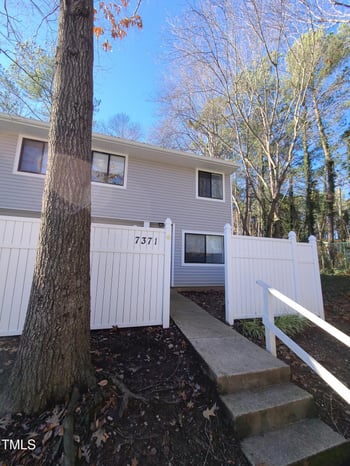 7371 Sandy Creek Dr, Raleigh, NC 27615