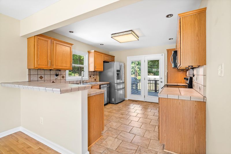 738 Oak Grove Dr, Graham, NC 27253
