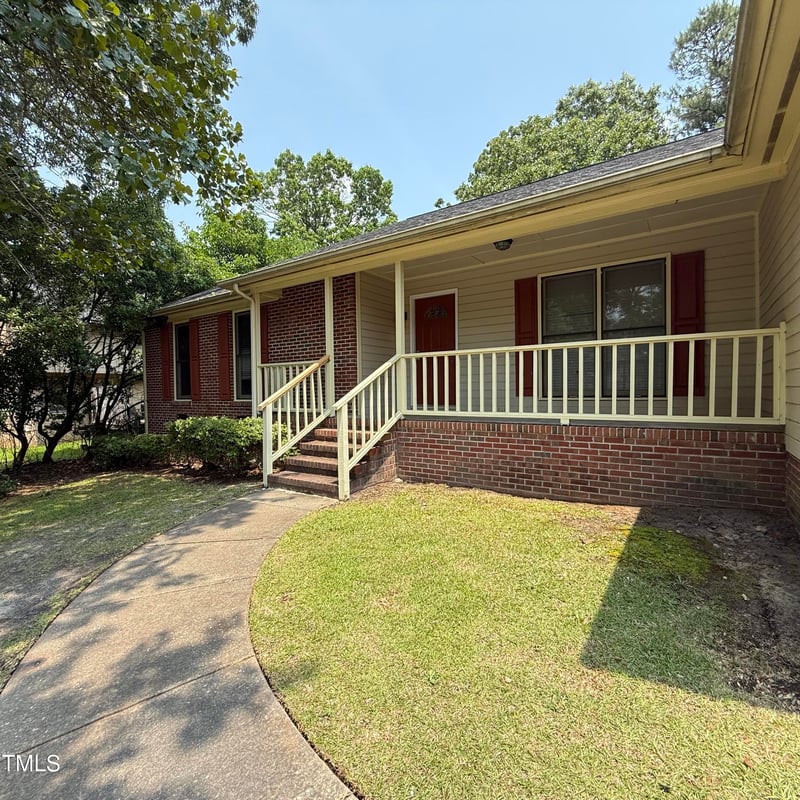 7385 Beaver Run Dr, Fayetteville, NC 28314