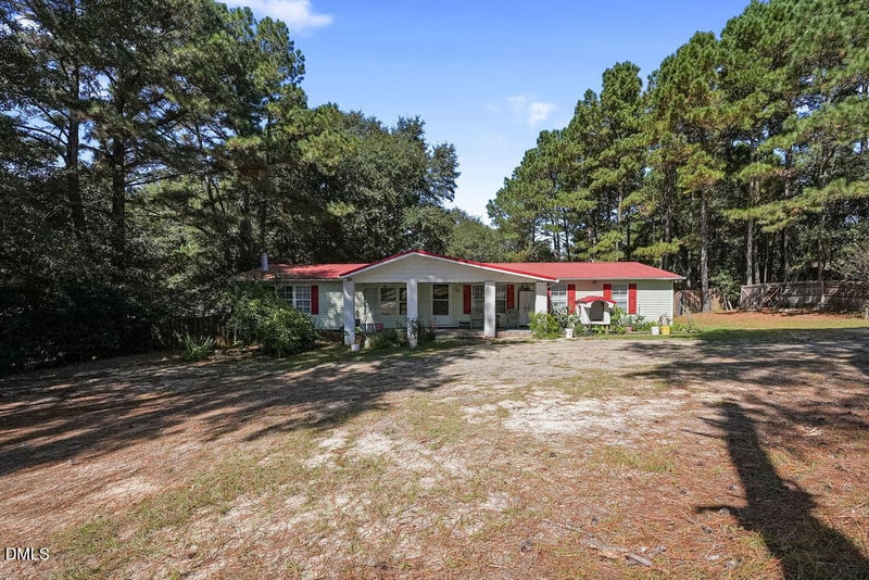 739 Nicole Dr, Sanford, NC 27332