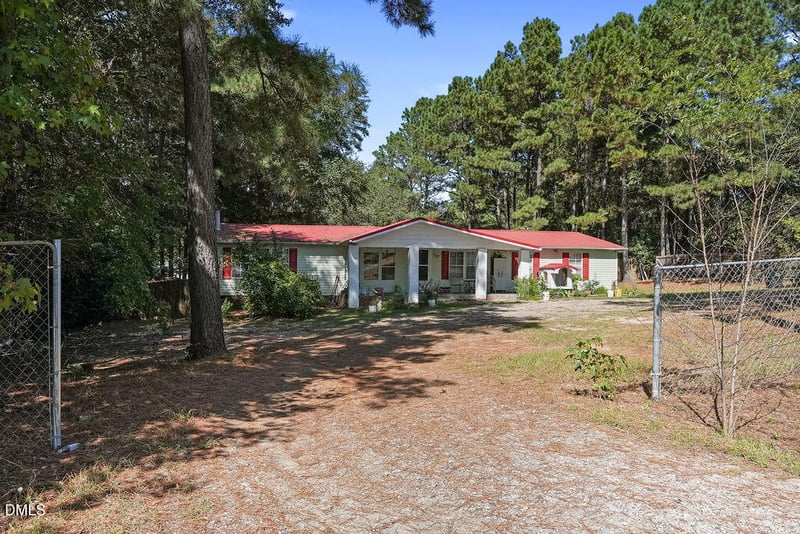 739 Nicole Dr, Sanford, NC 27332