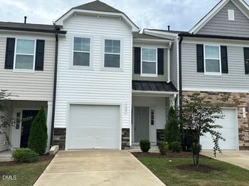 739 Ridge Cliff Ln, Zebulon, NC 27597