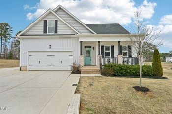 74 Henhouse Ct, Zebulon, NC 27597
