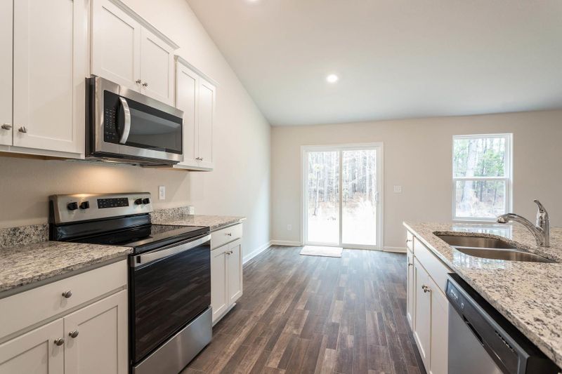 740 Crackling Ct, Zebulon, NC 27597