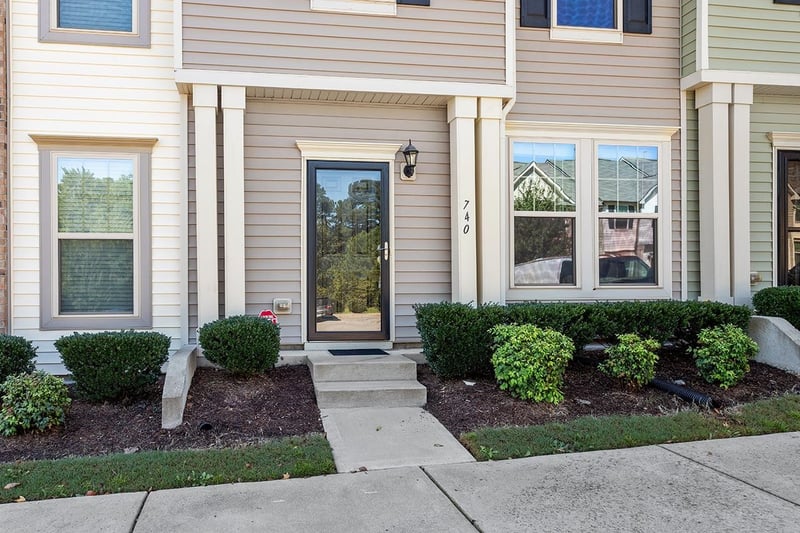 740 Maypearl Ln, Raleigh, NC 27610