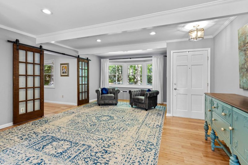 740 Tinkerbell Rd, Chapel Hill, NC 27517
