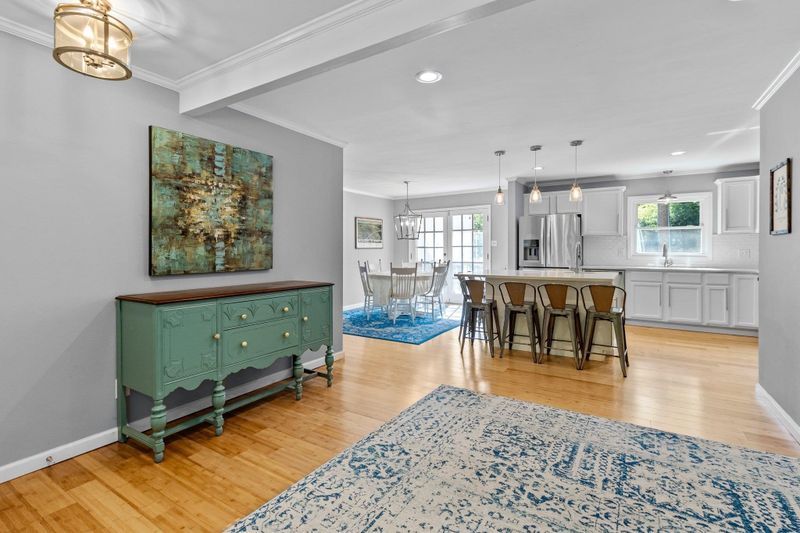 740 Tinkerbell Rd, Chapel Hill, NC 27517