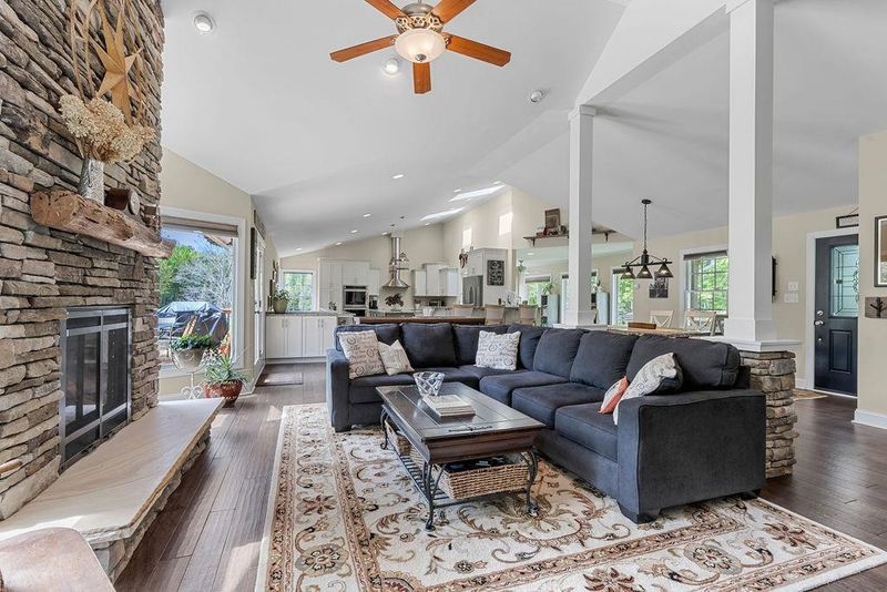 7400 Cummings Dr, Mebane, NC 27302