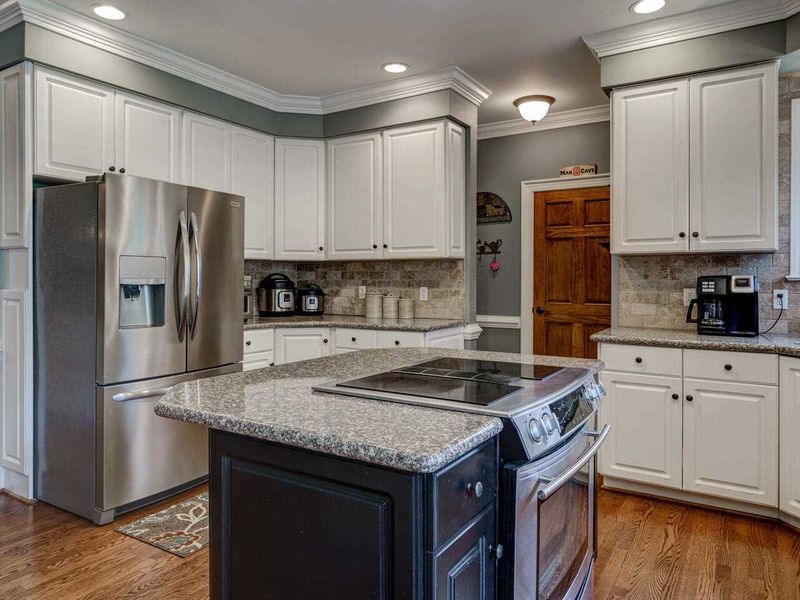 7400 Tynewind Dr, Wake Forest, NC 27587