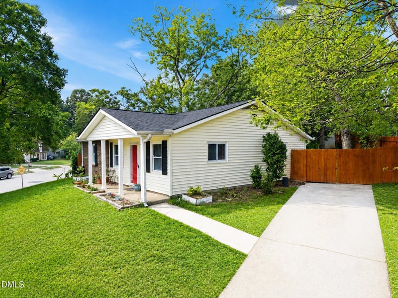 7401 Longstreet Dr, Raleigh, NC 27615