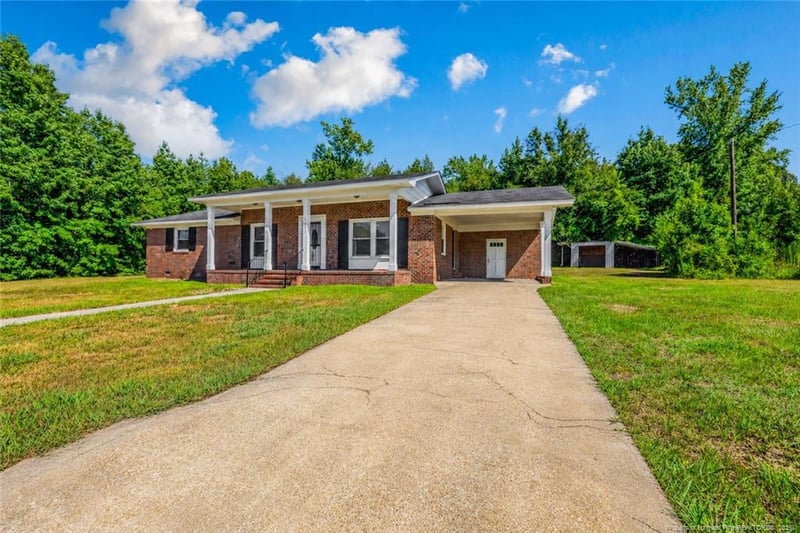 7401 Paxton Dr, Fayetteville, NC 28303