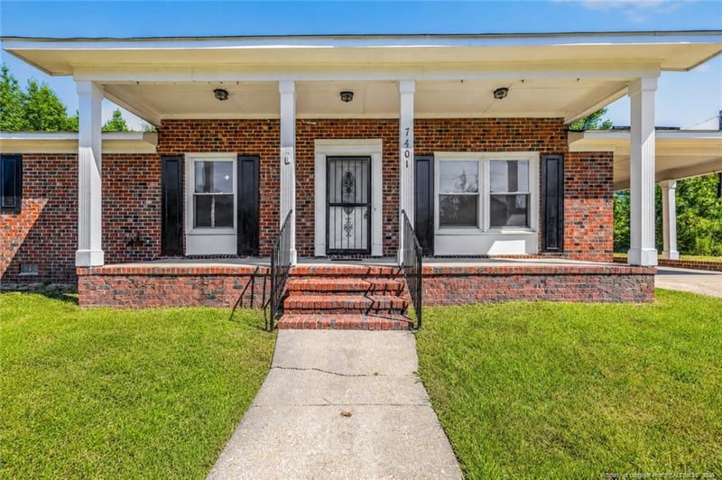 7401 Paxton Dr, Fayetteville, NC 28303