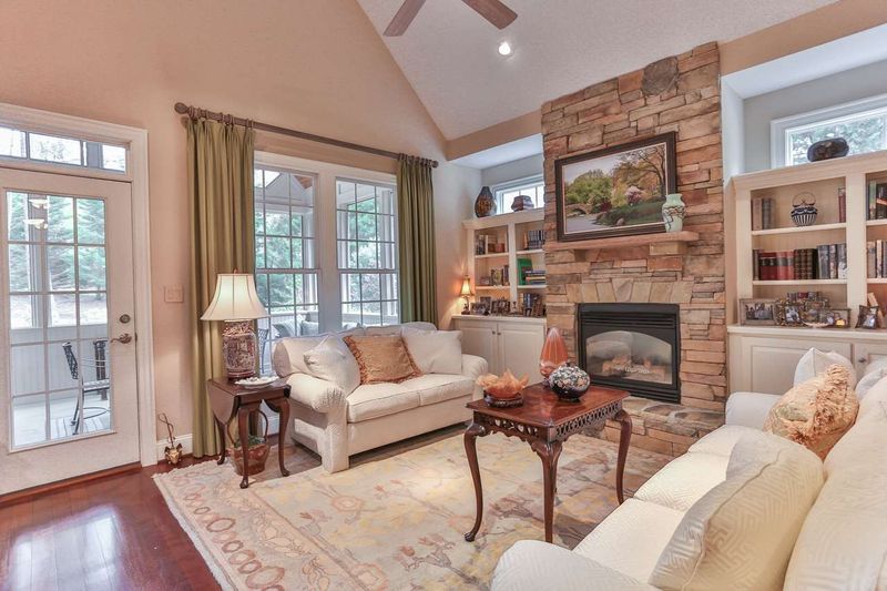 74012 Harvey, Chapel Hill, NC 27517