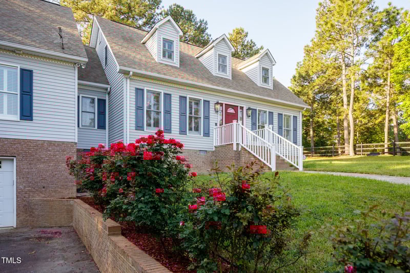 7405 Chickadee Ct, Sanford, NC 27332