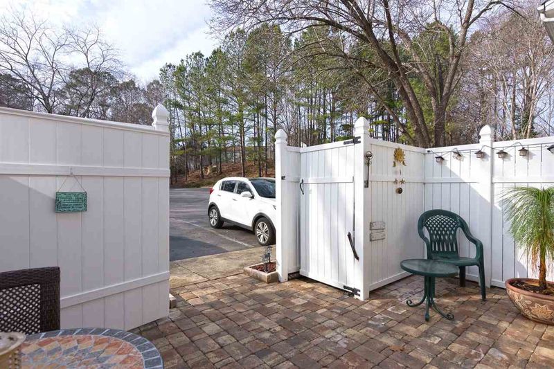 7406 Sandy Creek Dr #5, Raleigh, NC 27615
