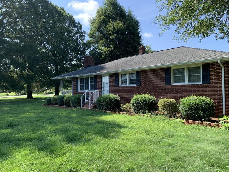7406 E Washington St, Mebane, NC 27302