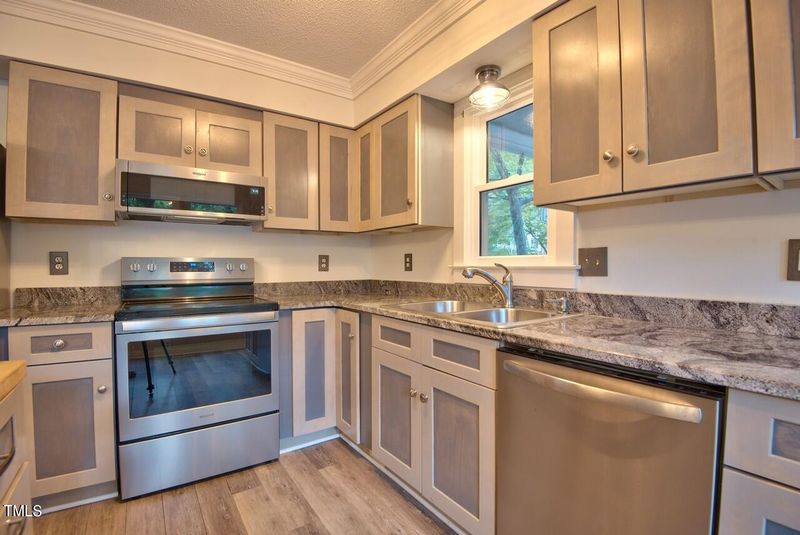 7408 Deer Track Dr, Raleigh, NC 27613