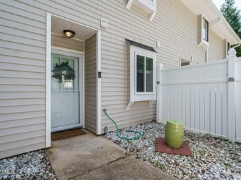 7408 Sandy Creek Dr, Raleigh, NC 27615