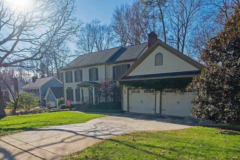 7409 Chippenham Ct, Raleigh, NC 27613